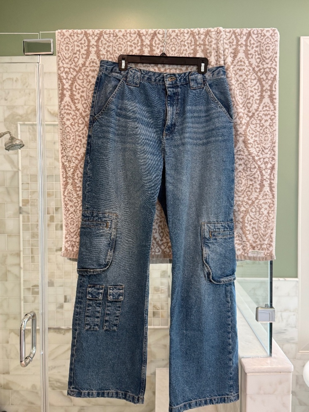 Gianni Bini Size 32 Wide Leg Cargo Jeans 100% Cotton Blue Denim